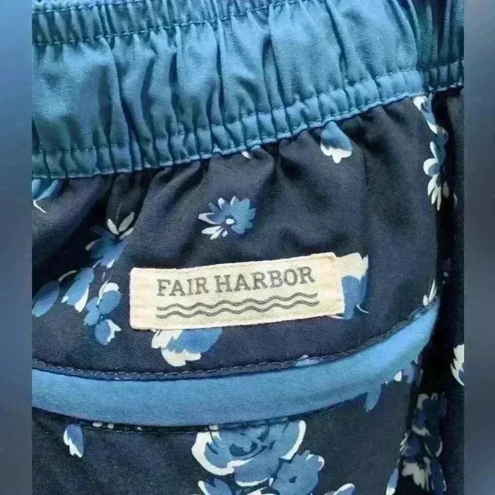 Fair Harbor Bayberry Men’s Bathing Suit size M